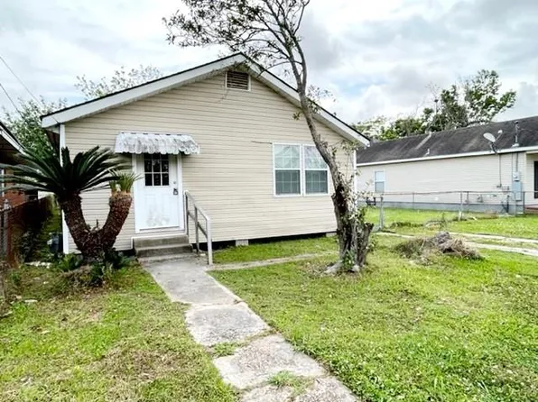 821 B St, Marrero, LA 70072