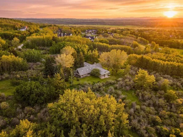 237 W Escarpment Dr, Rocky View County, AB T3Z 3M8