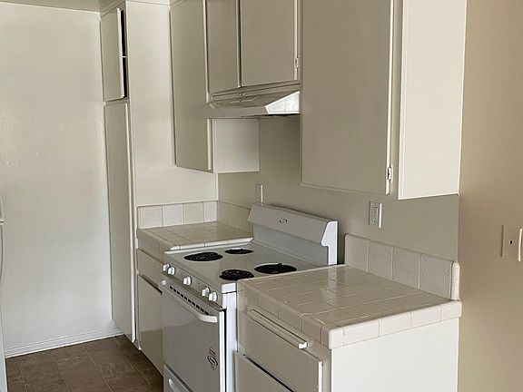 5th image of 2308 32nd St APT 4