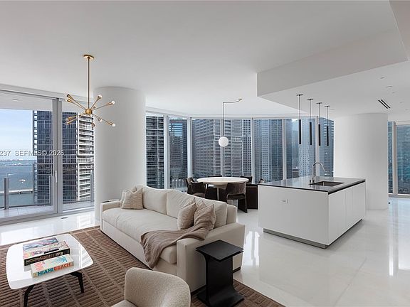 3rd image of 300 S Biscayne Boulevard Way #2107