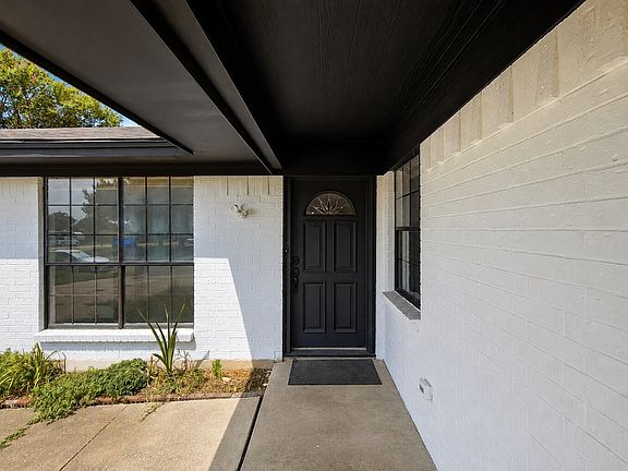 4th image of 2908 Legend Rd
