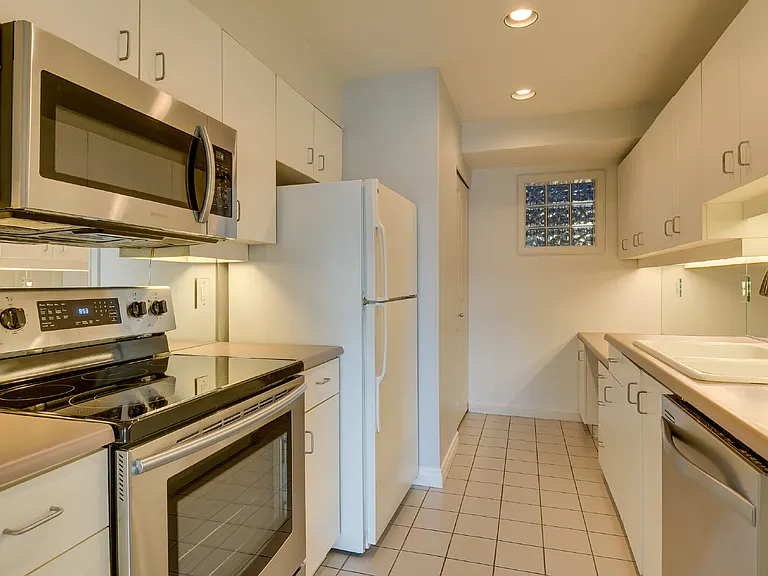 1504 Aurora Ave N #206 — Photo 7