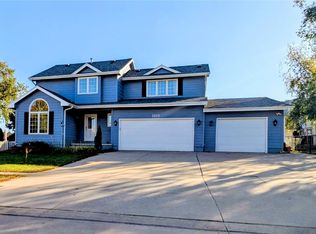 1215 Prairieview Dr NE, Cedar Rapids, IA 52402