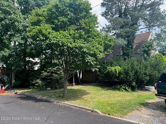 3rd image of 16 Wheeling Ave