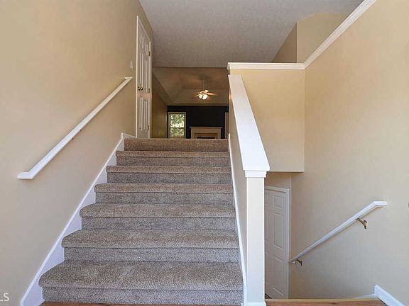 4th image of 520 Sanford Creek Ln
