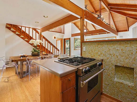 4th image of 2259 Mastlands Dr