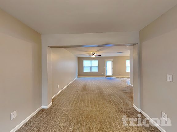 4th image of 1131 Parker St