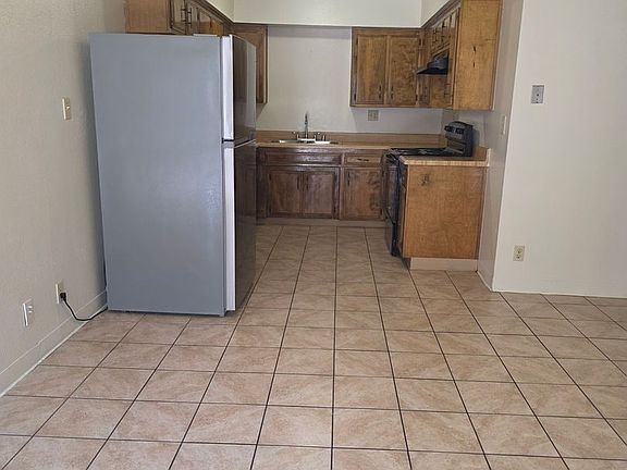 3rd image of 5909 Ming Ave #7-12