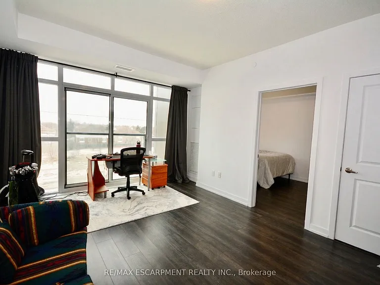 450 Dundas St E #404 — Photo 7