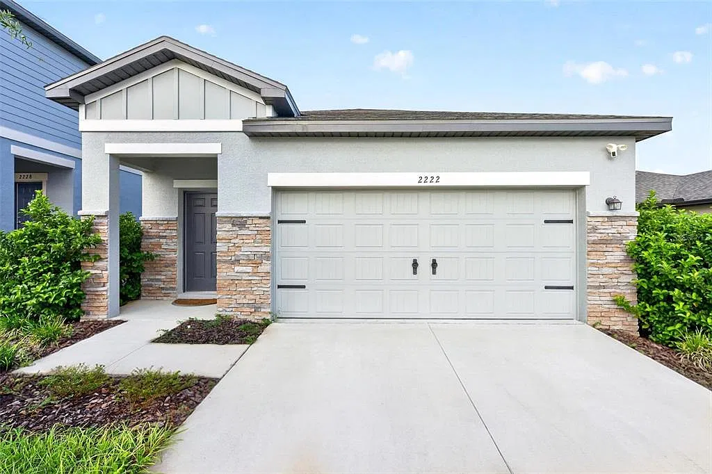 3 bed, 2.0 bath, 1330 sqft, $2,250 — Photo 1