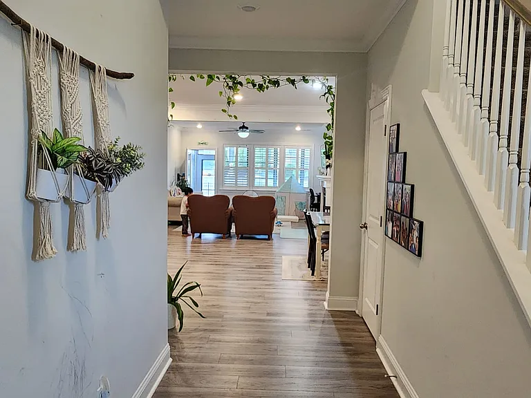321 Ivy Arbor Way — Photo 2