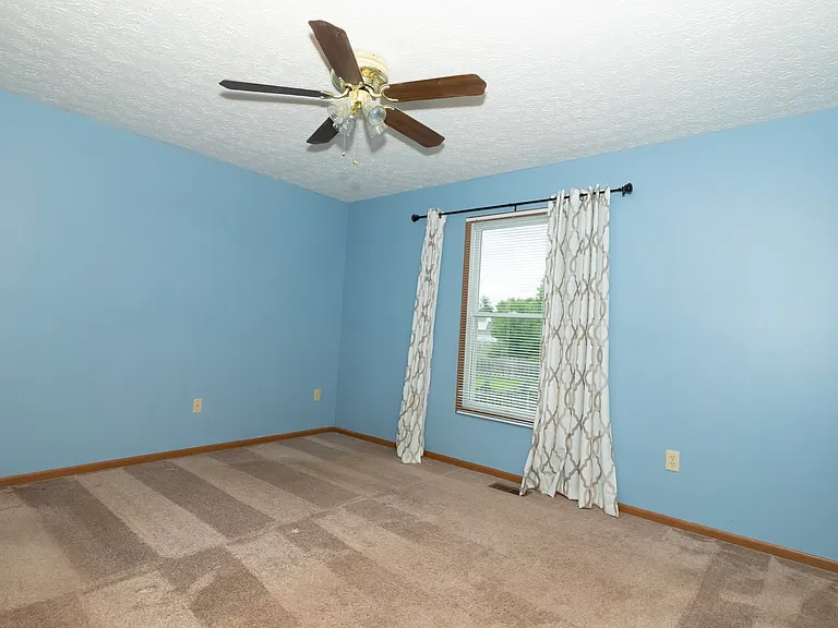 7872 Waggoner Run Dr — Photo 28