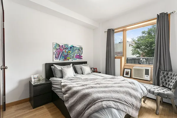 Sold by Citi Habitats | media 12