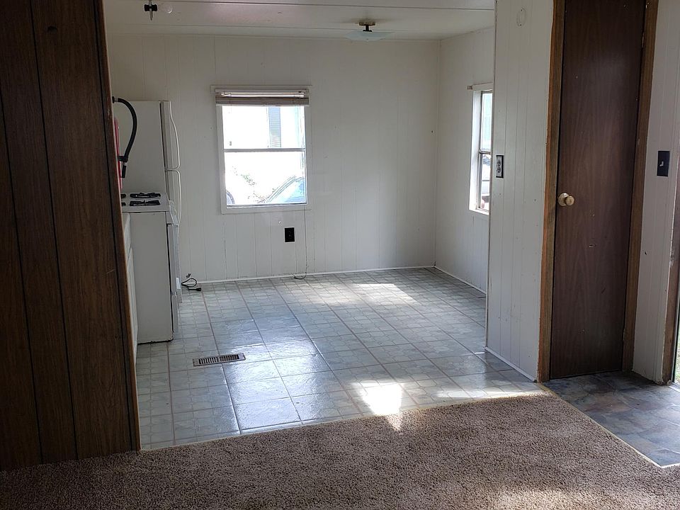 1st image of 2475 Leroy Dr