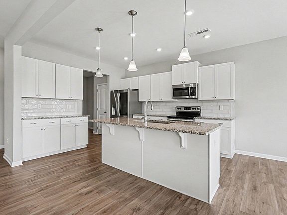 5th image of 367 Fenella Dr