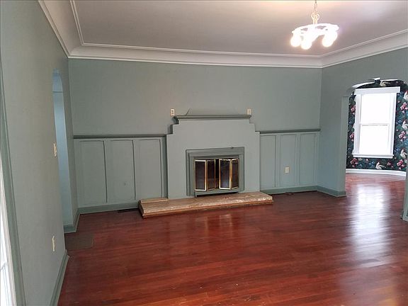 2nd image of 173 S Water Ave