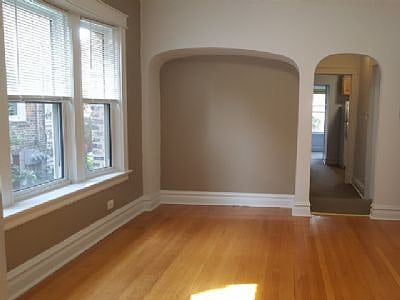 2nd image of 1240 W Glenlake Ave #1