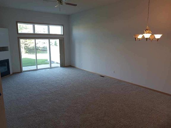 5th image of 11222 Hastings St NE