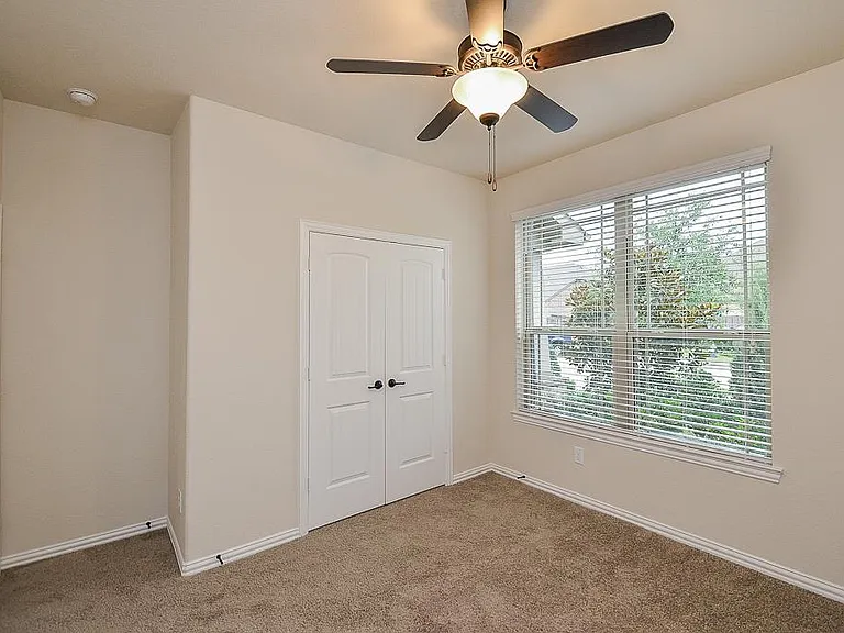 9411 Sparrow Creek Ct — Photo 24