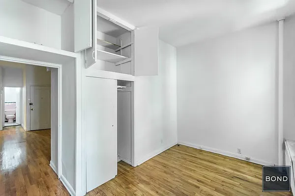 Rented by Bond New York | media 9