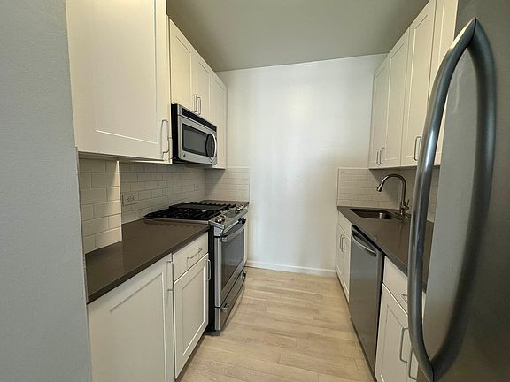 3rd image of 120 W 23rd St APT 11A