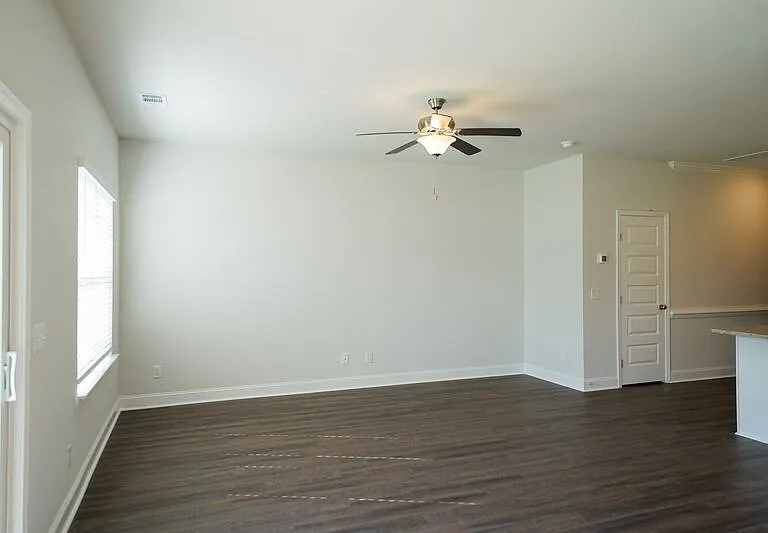 481 Governor Treutlen Cir — Photo 7
