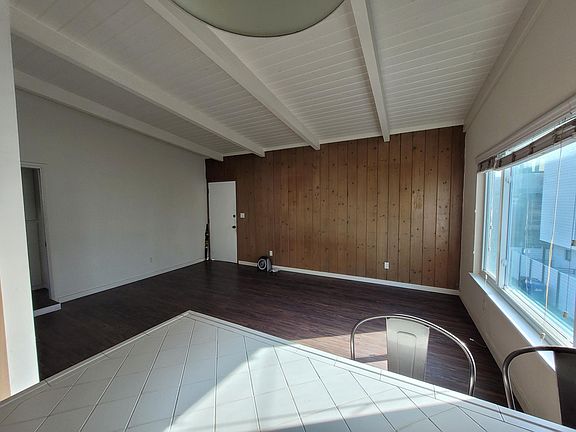 3rd image of 3020 Palm Dr