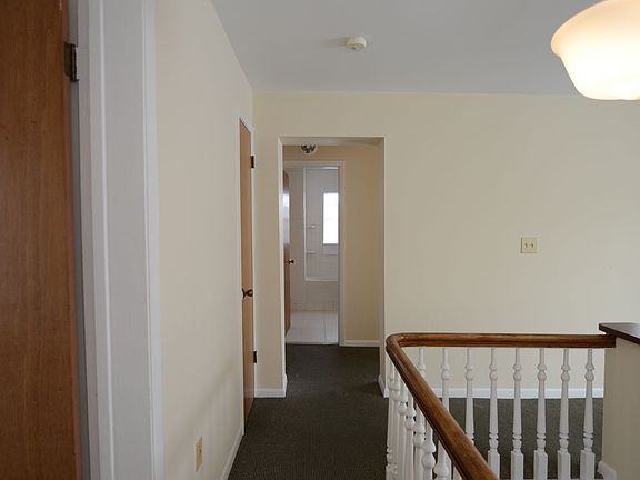 3rd image of 1001 Parkside Pl APT 7