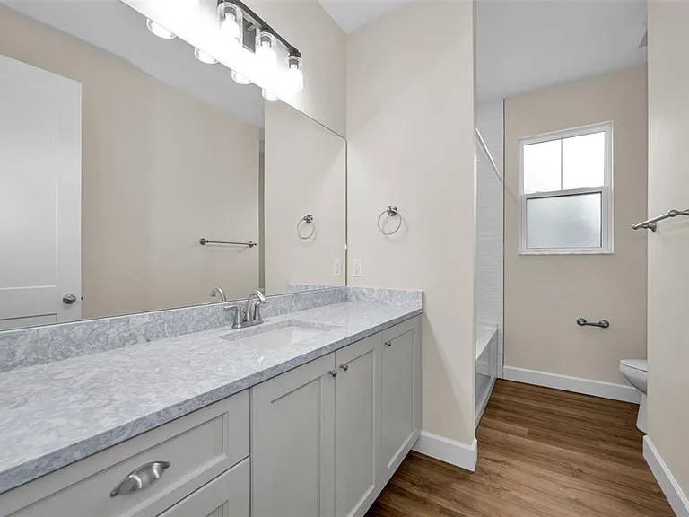 522 Louden Ave — Photo 36