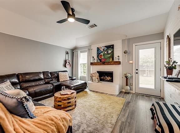 3rd image of 1109 Campbell Dr