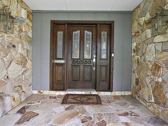 3rd image of 3007 Lake Woodward Dr