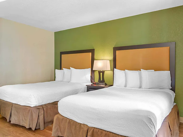 Deluxe Studio - 2 Full Beds