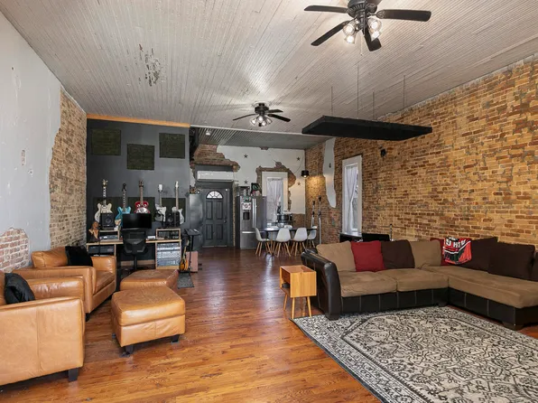 207 W Main Street, Ash Grove, MO 65604