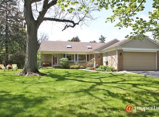 510 Country Ln, Glenview, IL 60025