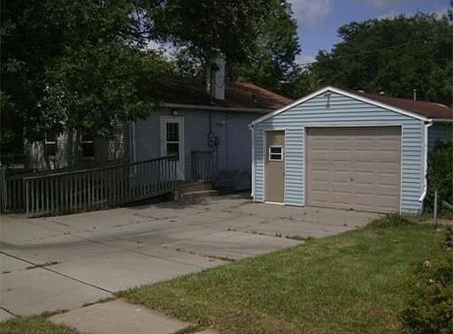 2nd image of 101 21st St