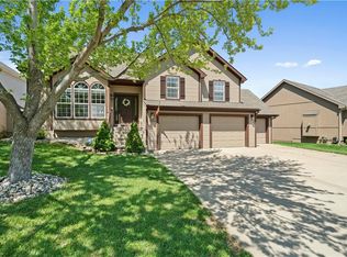 1530 NW 78th St, Kansas City, MO 64118