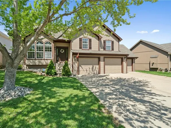 1530 NW 78th St, Kansas City, MO 64118