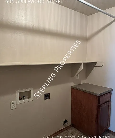 604 Applewood St — Photo 25