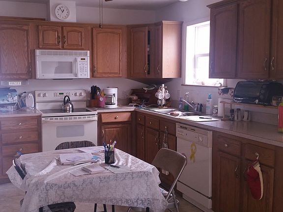3rd image of 4905 Long Beach Blvd