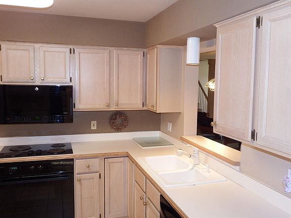 3rd image of 2753 Maitland Dr