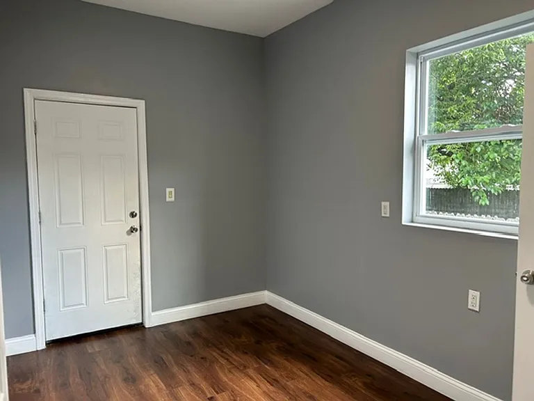 925 Xenia Ave — Photo 76