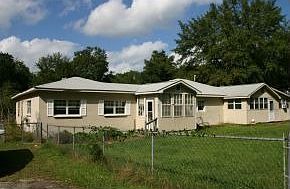2nd image of 2556 Pineview Dr