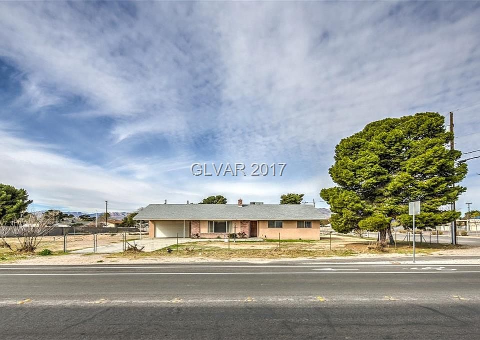 1st image of 3385 N Torrey Pines Dr