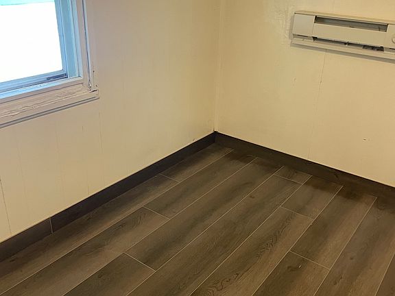 4th image of 227 Stowe St #2UPPER