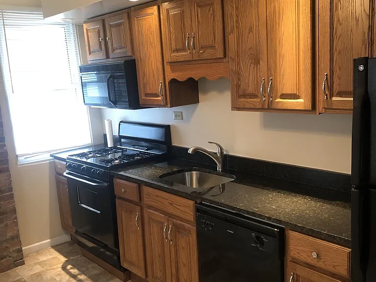 132 S 19th St #2 — Photo 16