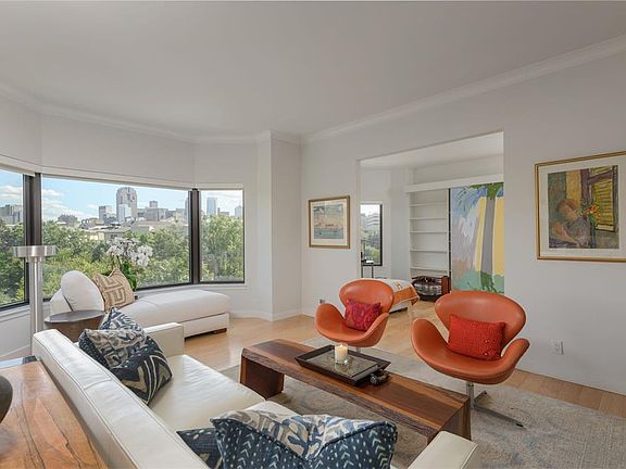 5th image of 3030 McKinney Ave APT 402