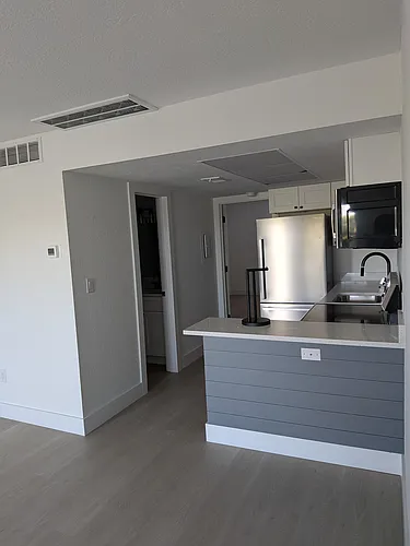 16731 McGregor Blvd #201 Photo 1