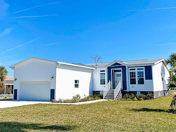 3rd image of 3994 Sabal Dr