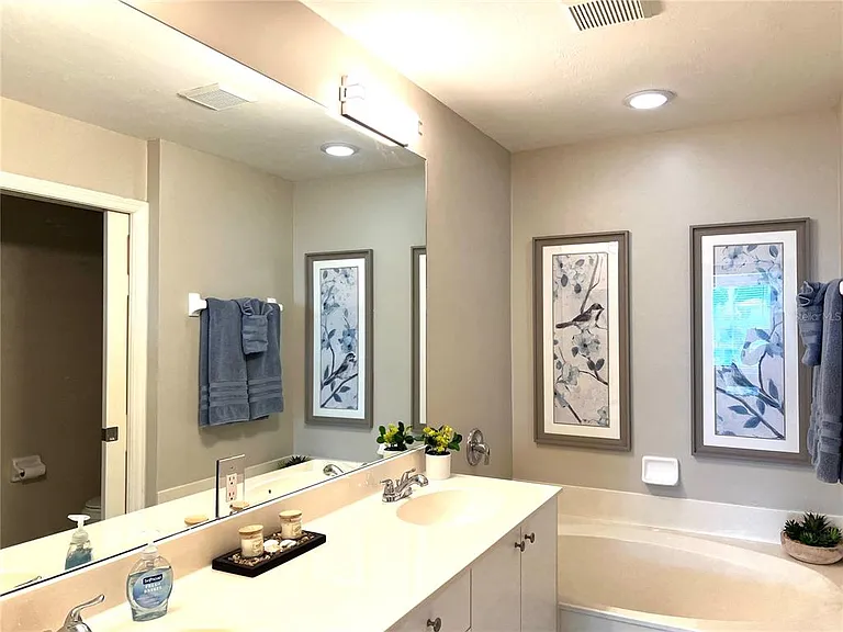 2060 Matecumbe Key Rd #2105 — Photo 29