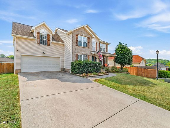 3rd image of 2135 Cedargreens Rd
